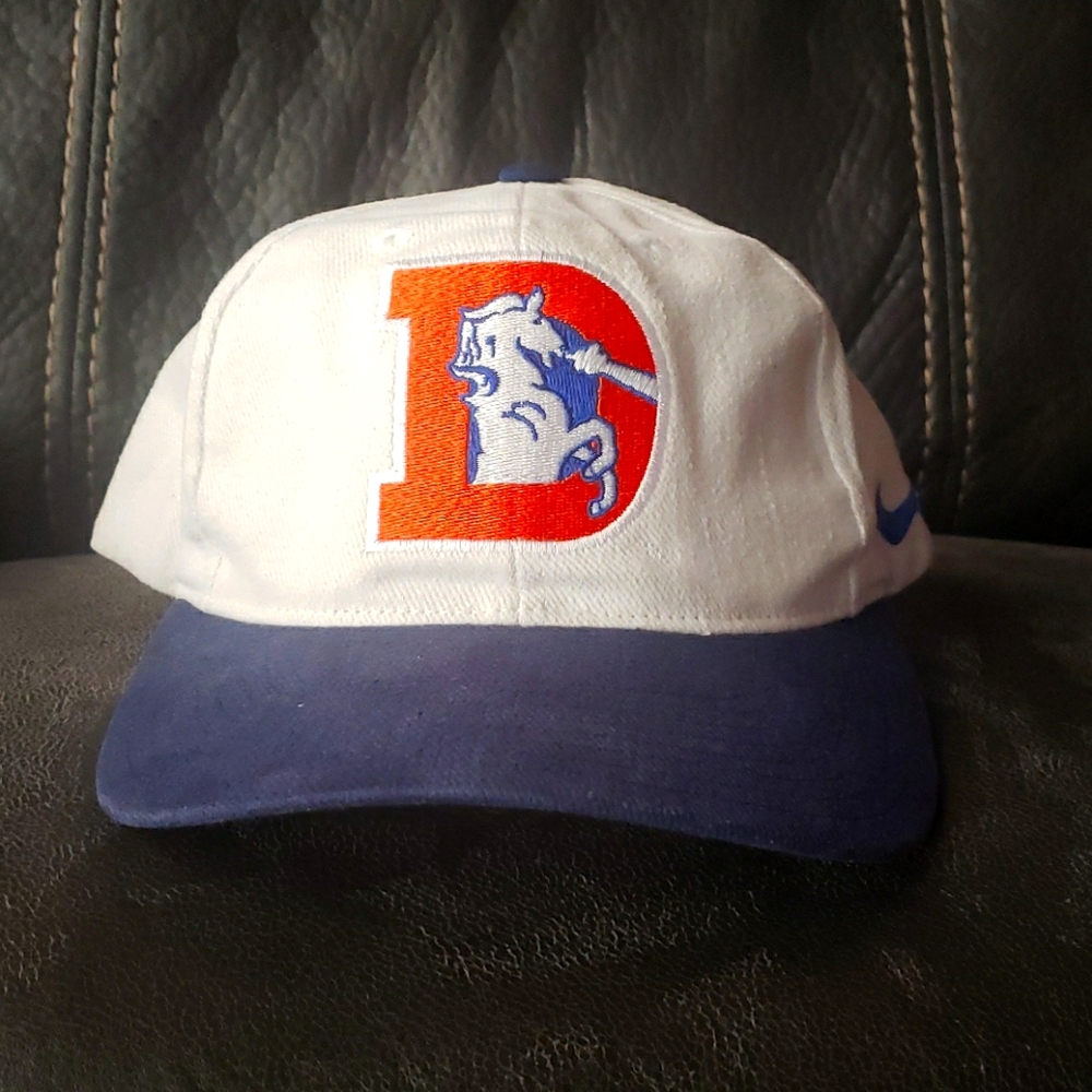 Vintage Denver Broncos snap back hat